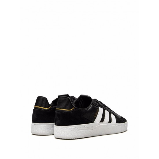 Adidas Tyshawn Low Sneakers Adidas Tyshawn Low Sneakers