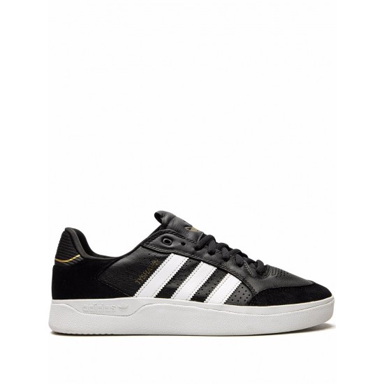 Adidas Tyshawn Low Sneakers Adidas Tyshawn Low Sneakers