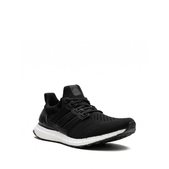 Adidas Ultraboost 5 DNA sneakers