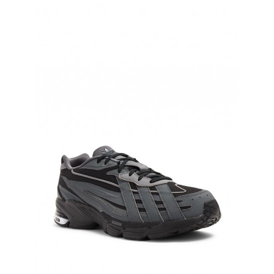 Adidas Orketro three-stripe logo sneakers Adidas Orketro three-stripe logo sneakers