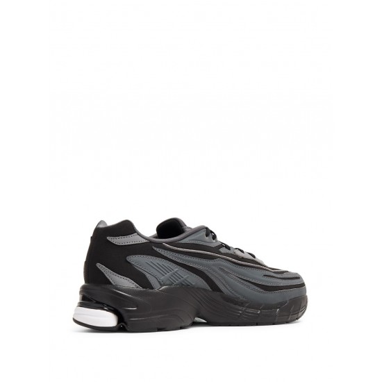 Adidas Orketro three-stripe logo sneakers Adidas Orketro three-stripe logo sneakers