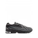 Adidas Orketro three-stripe logo sneakers Adidas Orketro three-stripe logo sneakers