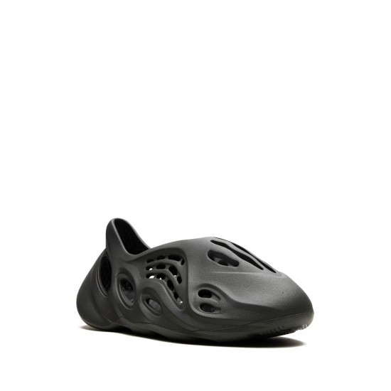 Adidas Yeezy Foam Runner Carbon Sandals