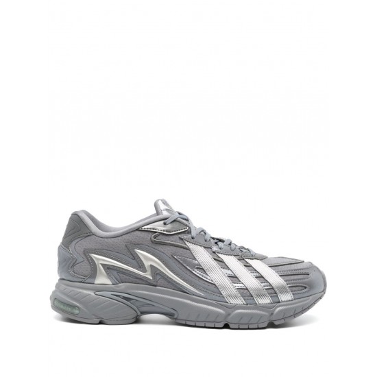 Adidas Three-stripe sneakers Adidas Three-stripe sneakers