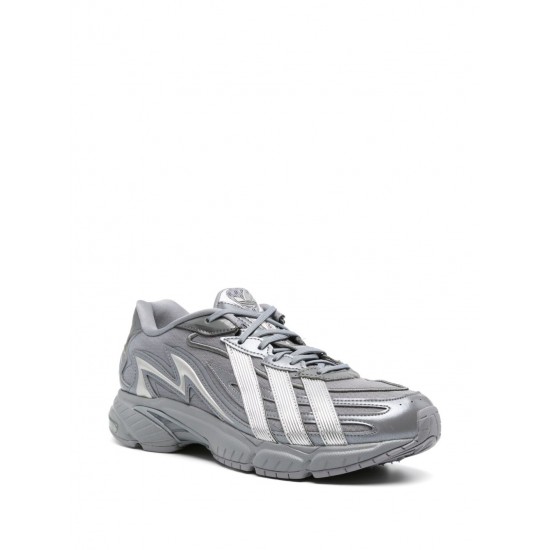 Adidas Three-stripe sneakers Adidas Three-stripe sneakers