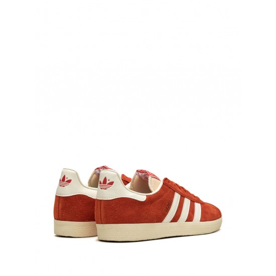 Adidas Gazelle "Preloved Red" sneakers Adidas Gazelle "Preloved Red" sneakers