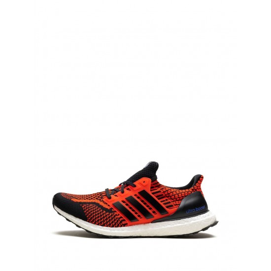Adidas Ultraboost 5 DNA Orange/Black/White Sneakers Adidas Ultraboost 5 DNA Orange/Black/White Sneakers