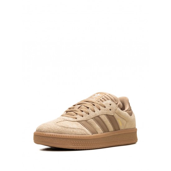 Adidas Samba XLG Magic Beige/Cardboard/Gum sneakers Adidas Samba XLG Magic Beige/Cardboard/Gum sneakers