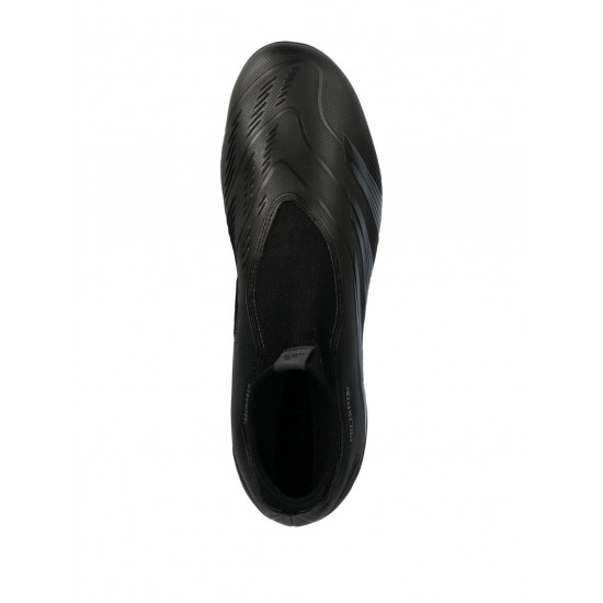 Adidas Predator League football sneakers