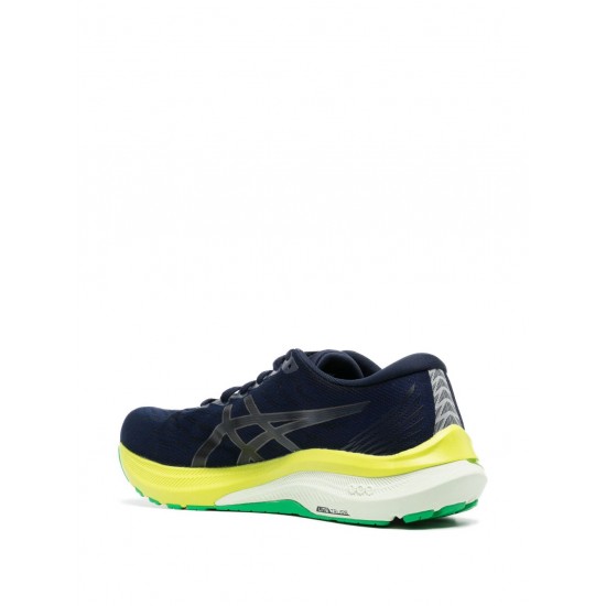 ASICS GT-2000 contrasting-sole sneakers