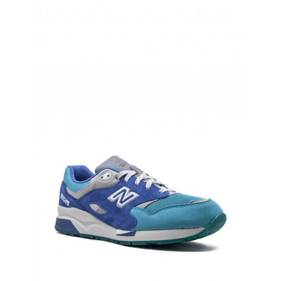 New Balance CM1600 sneakers