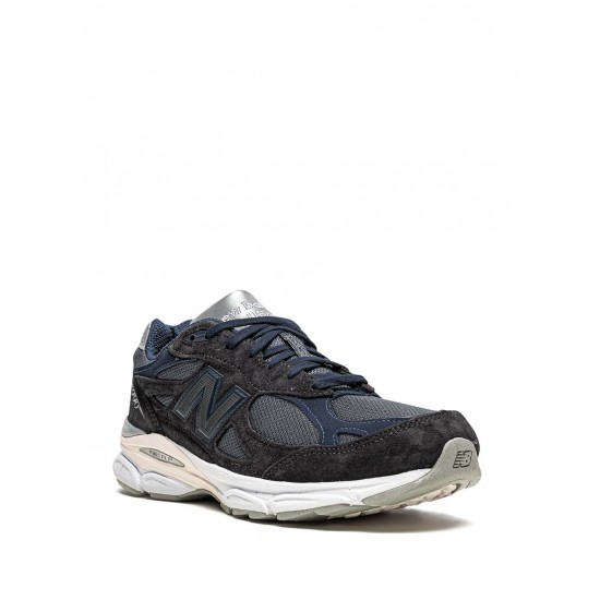 New Balance M990 low-top sneakers