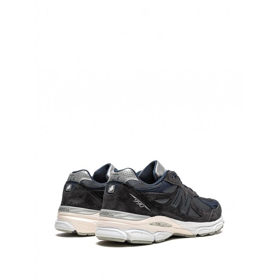 New Balance M990 low-top sneakers