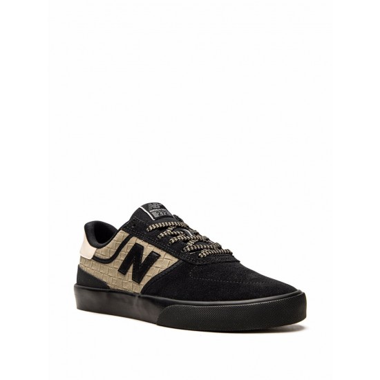 New Balance 272 low-top sneakers