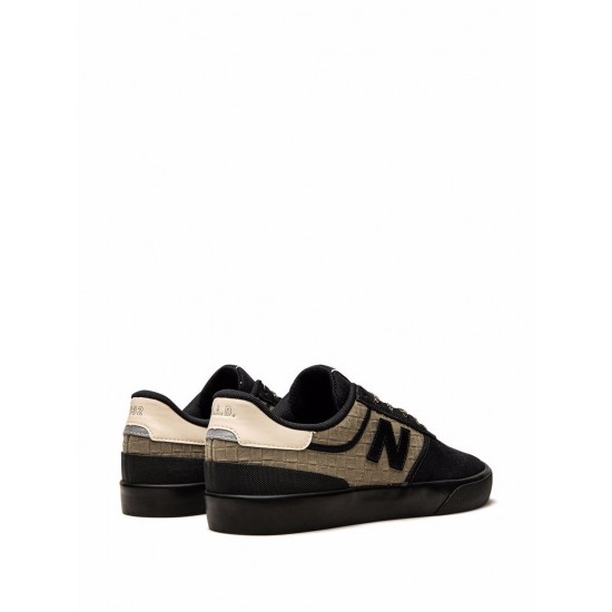 New Balance 272 low-top sneakers