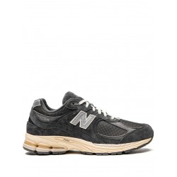New Balance 2002R Low-top sneakers