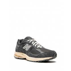 New Balance 2002R Low-top sneakers