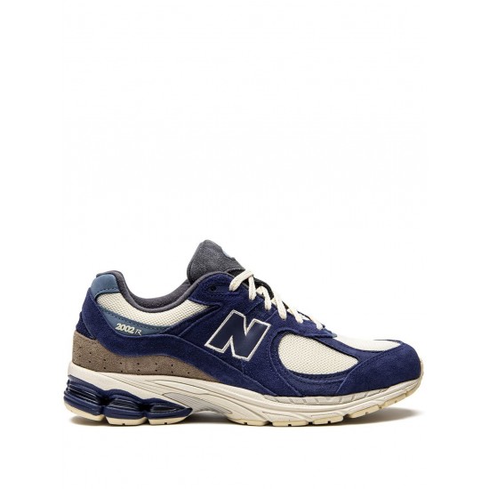New Balance Suede sneakers with logo patch