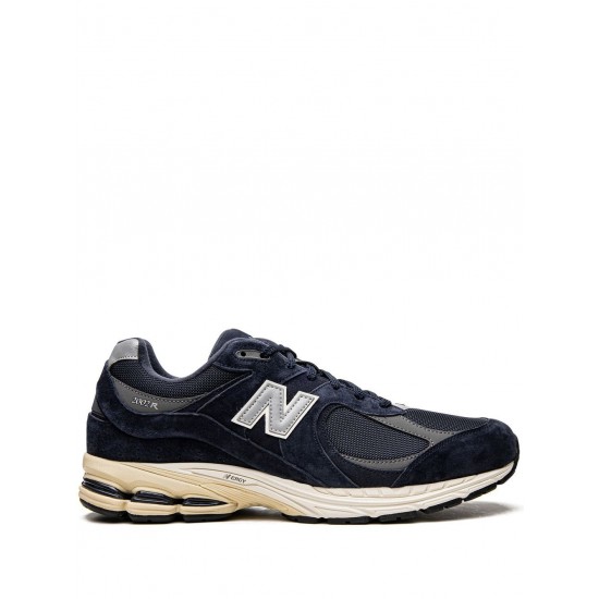 New Balance 2002R Low-top sneakers