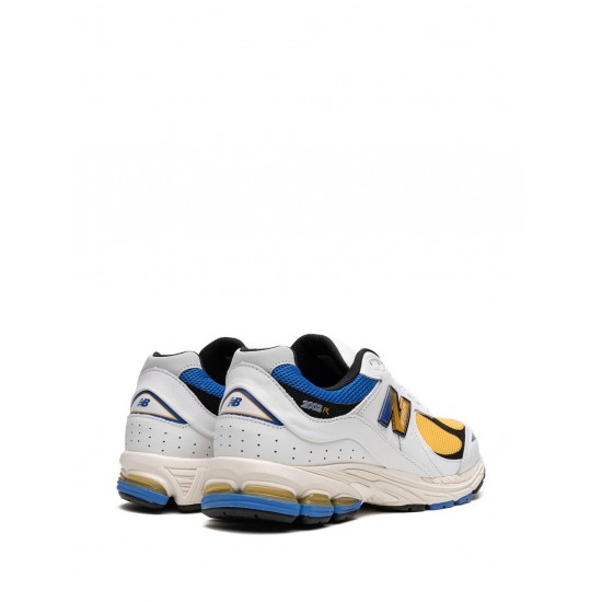 New Balance 2002R Vibrant Apricot sneakers