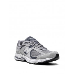 New Balance 2002R Low-top sneakers