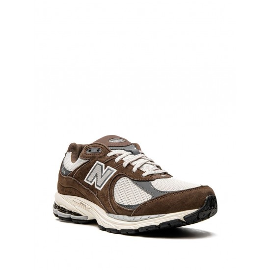 New Balance 2002R Low-top sneakers