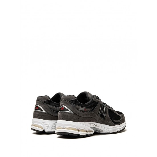 New Balance 2002 Low-top sneakers