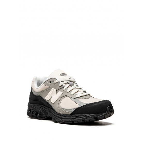 New Balance 2002R Low-top sneakers