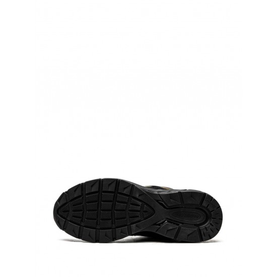 New Balance 990v5 Gold sneakers New Balance 990v5 Gold sneakers