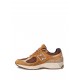 New Balance 2002R Low-top sneakers