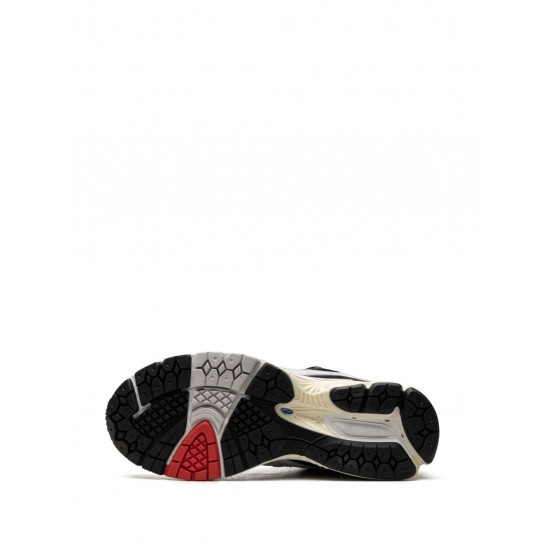 New Balance 2002R DTLR - Virginia Is For Lovers sneakers