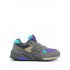 New Balance 580 low-top sneakers with logo