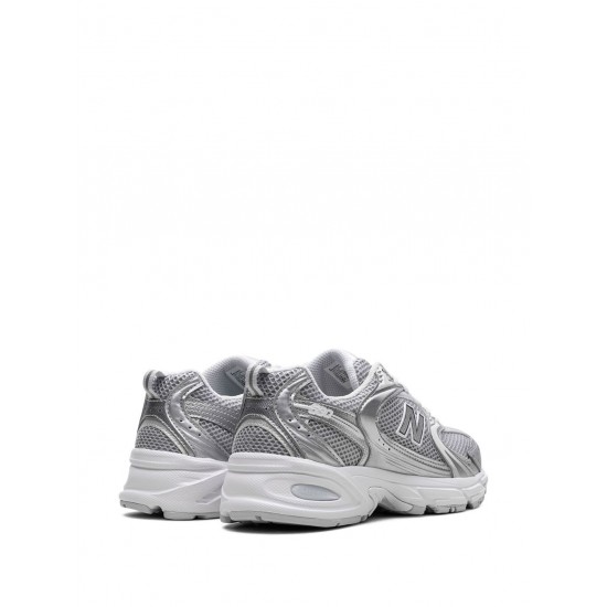 New Balance 530 Moonbeam/Silver Metallic sneakers