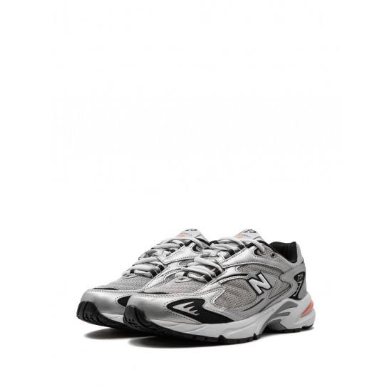 New Balance 725V1 Metallic Silver Sneakers New Balance 725V1 Metallic Silver Sneakers