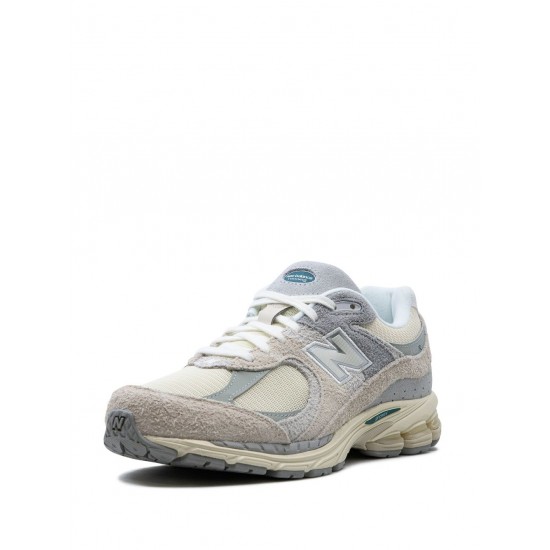 New Balance 2002R Linen sneakers