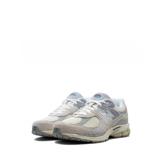 New Balance 2002R Linen sneakers