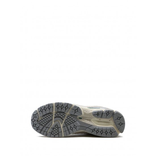 New Balance 2002R Linen sneakers