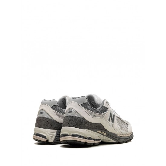 New Balance 2002R Raincloud Concrete sneakers