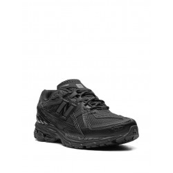 New Balance 1906 Tripple Black Sneakers