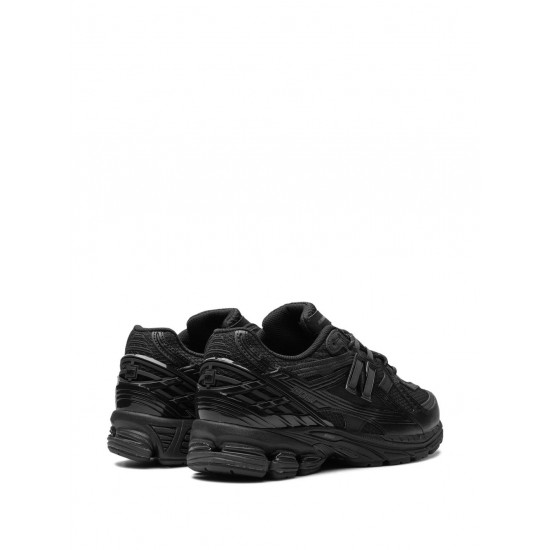New Balance 1906 Tripple Black Sneakers