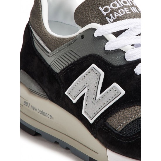 New Balance 991v2 sneakers