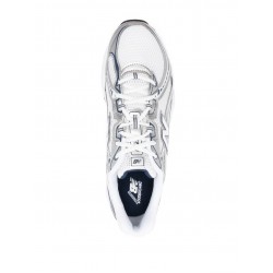 New Balance 740 sneakers