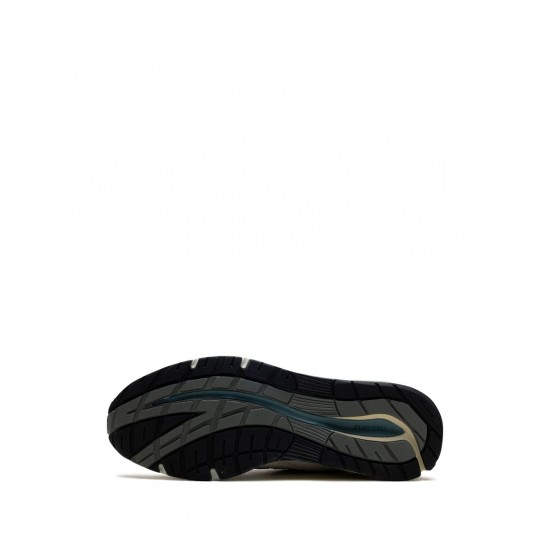 New Balance 991v2 MiUK Kith Madison Square Garden sneakers New Balance 991v2 MiUK Kith Madison Square Garden sneakers