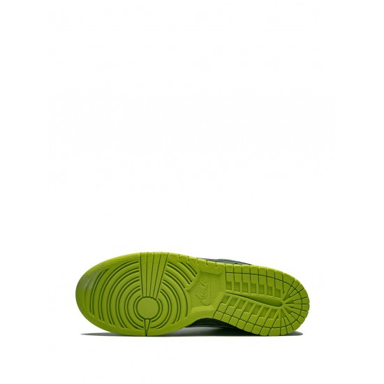 x Concepts SB Dunk Low Pro OG QS Special "Green Lobster" sneakers