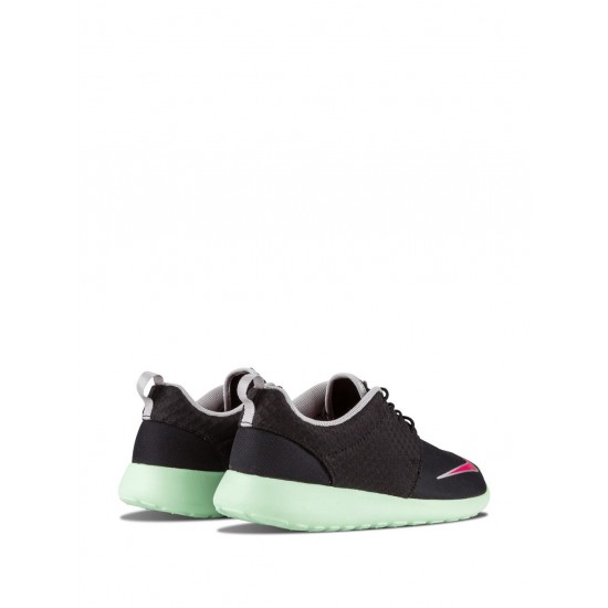 Rosherun FB "Yeezy" sneakers