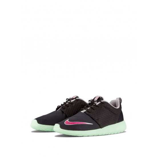 Rosherun FB "Yeezy" sneakers