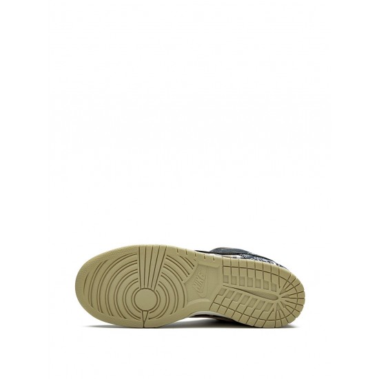 x Travis Scott SB Dunk Low sneakers