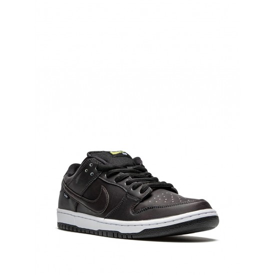 x Civilist SB Dunk Low sneakers