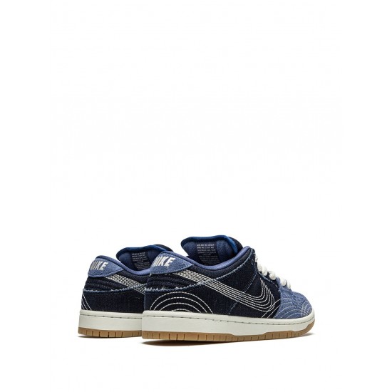 SB Dunk Low sneakers