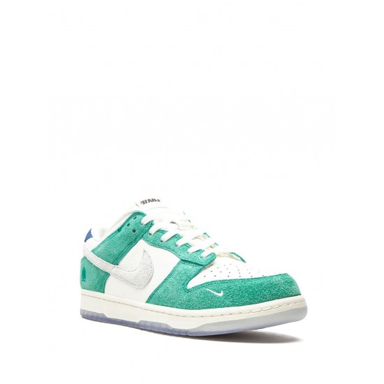 x Kasina Dunk Low "Road Sign" sneakers